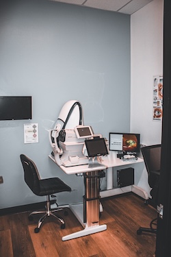 Photo of the exam room.